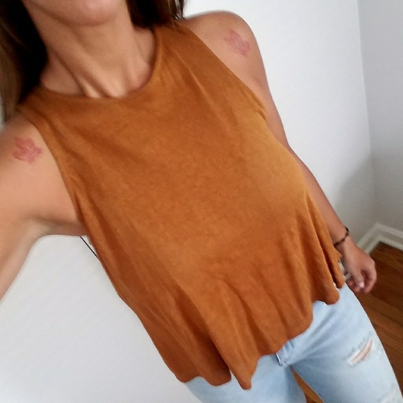 Slit back tank - Picture 2 of 3